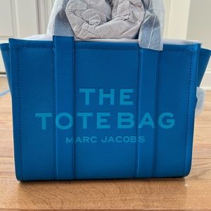 The tote bag